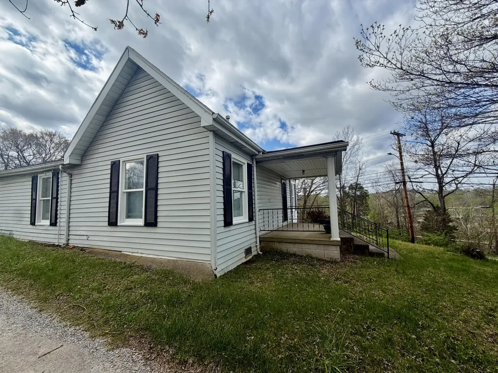 110 Jacksboro Street Somerset KY 42501