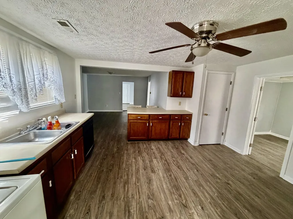 110 Jacksboro Street Somerset KY 42501