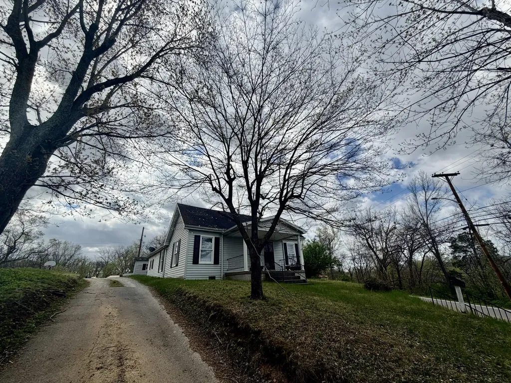 110 Jacksboro Street Somerset KY 42501