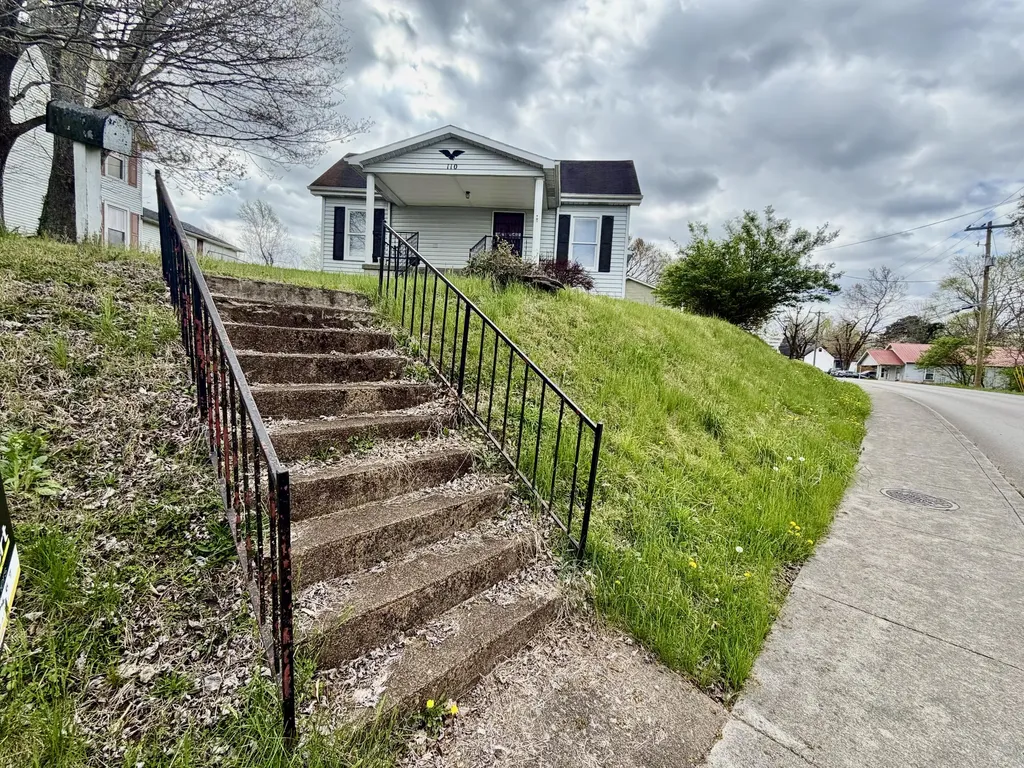 110 Jacksboro Street Somerset KY 42501