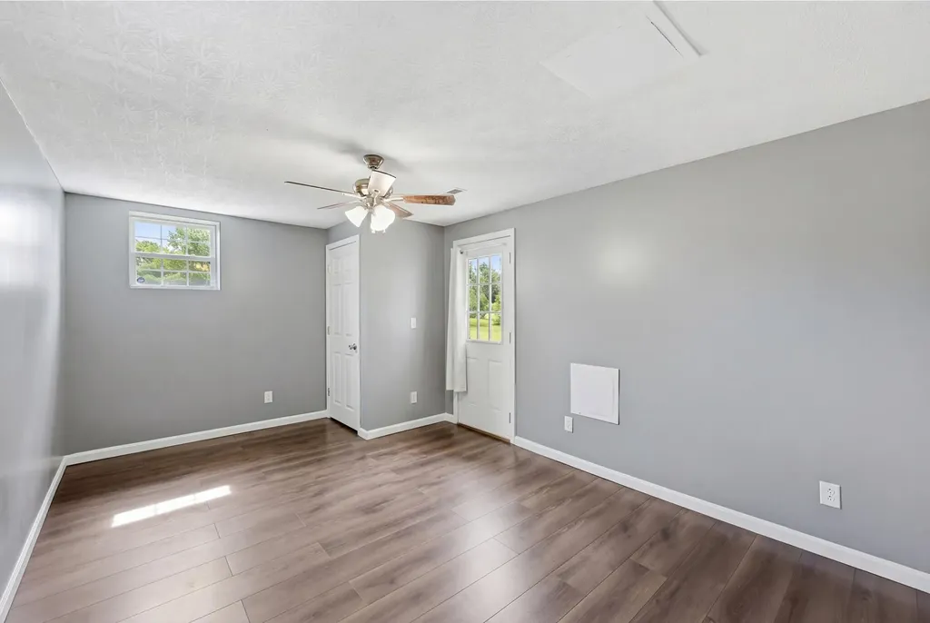 2245 Dug Hill Road Irvine KY 40336