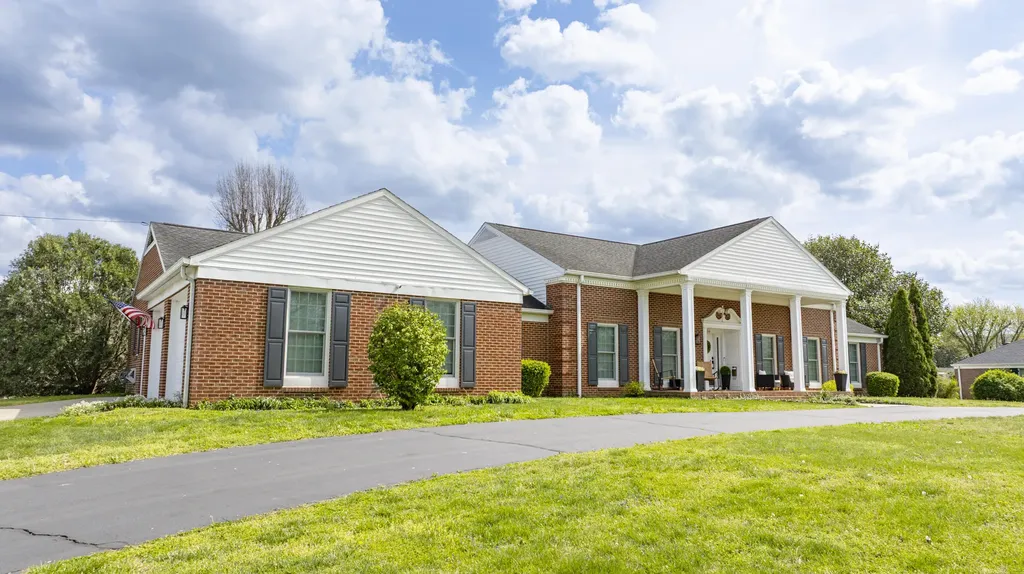 726 N Main Street Monticello KY 42633