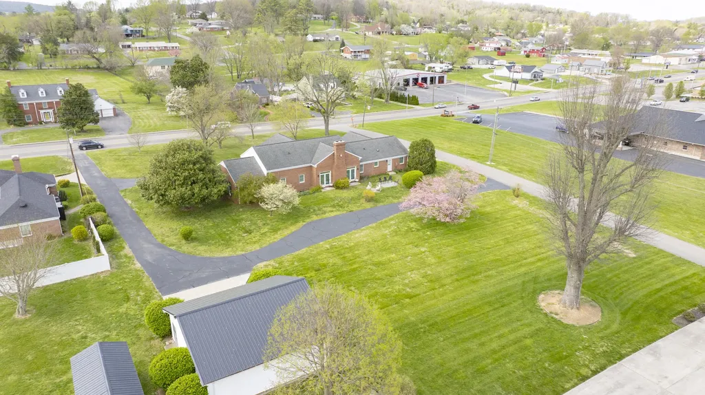 726 N Main Street Monticello KY 42633