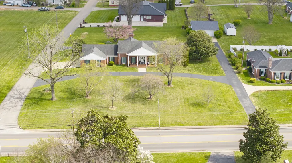 726 N Main Street Monticello KY 42633