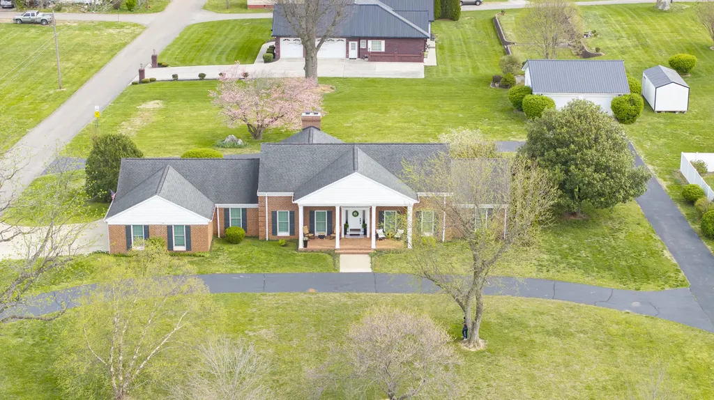 726 N Main Street Monticello KY 42633