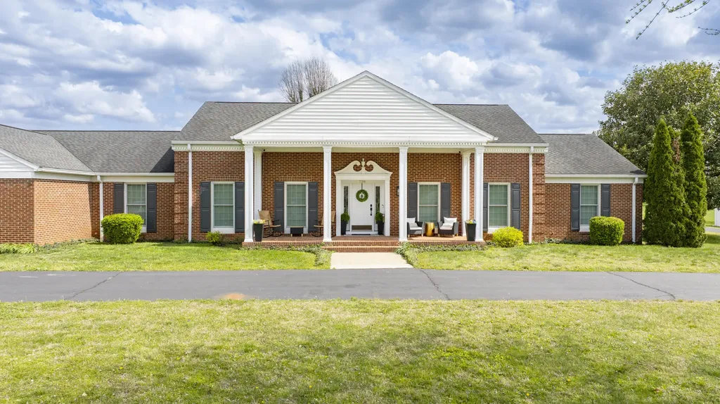 726 N Main Street Monticello KY 42633