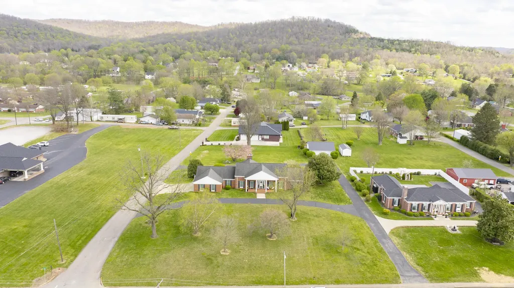 726 N Main Street Monticello KY 42633