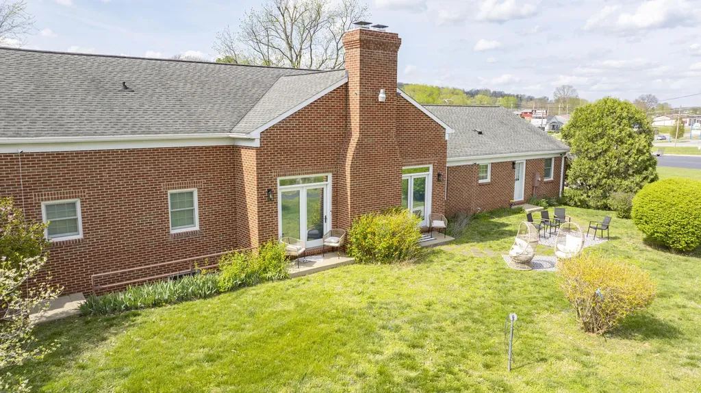 726 N Main Street Monticello KY 42633