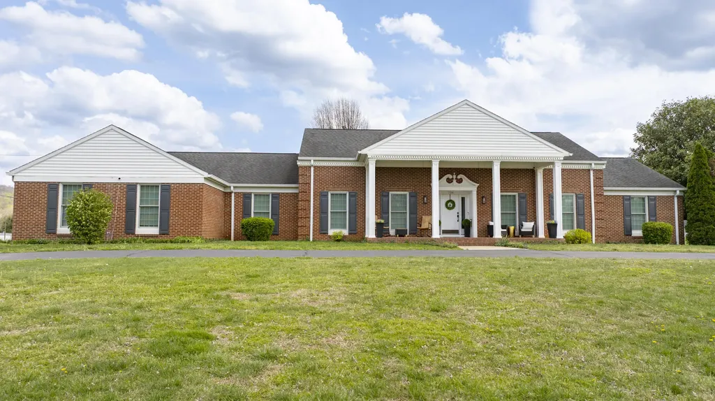 726 N Main Street Monticello KY 42633