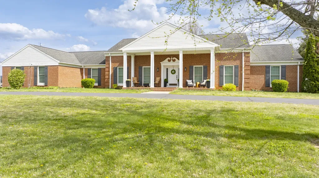 726 N Main Street Monticello KY 42633
