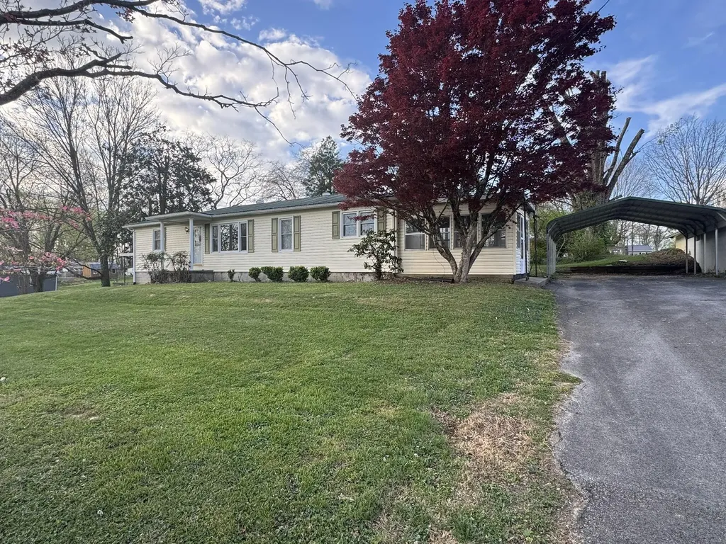 205 Oak Street Russell Springs KY 42642