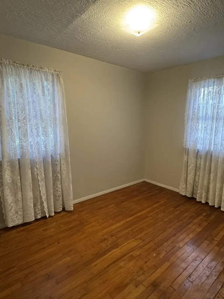 205 Oak Street Russell Springs KY 42642