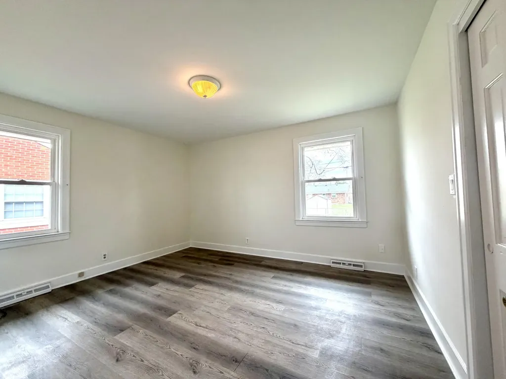 604 E Lexington Street Harrodsburg KY 40330