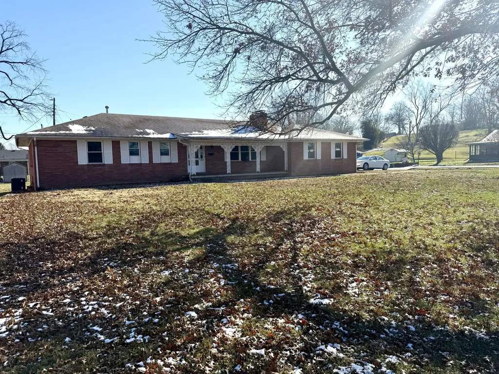604 E Lexington Street Harrodsburg KY 40330