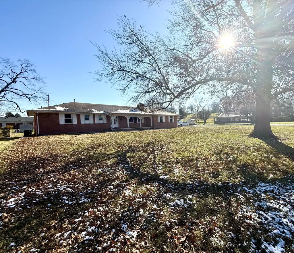 604 E Lexington Street Harrodsburg KY 40330
