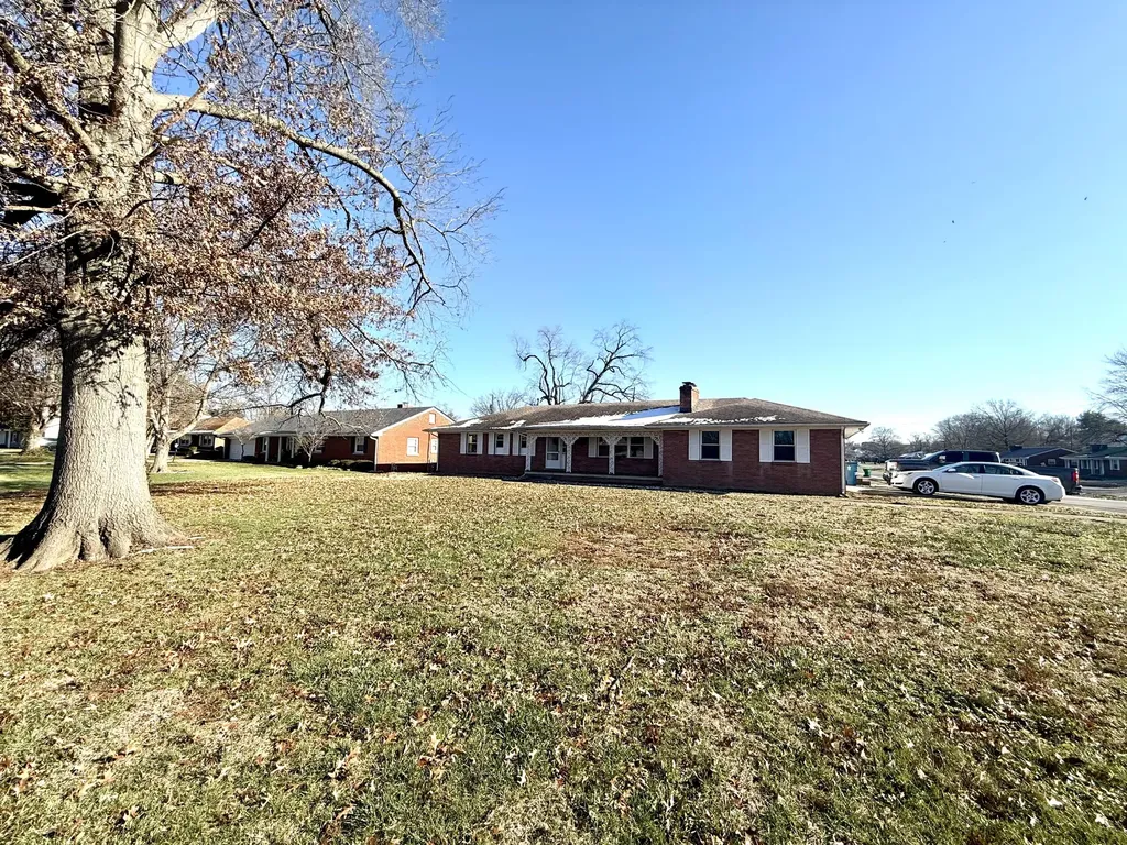 604 E Lexington Street Harrodsburg KY 40330