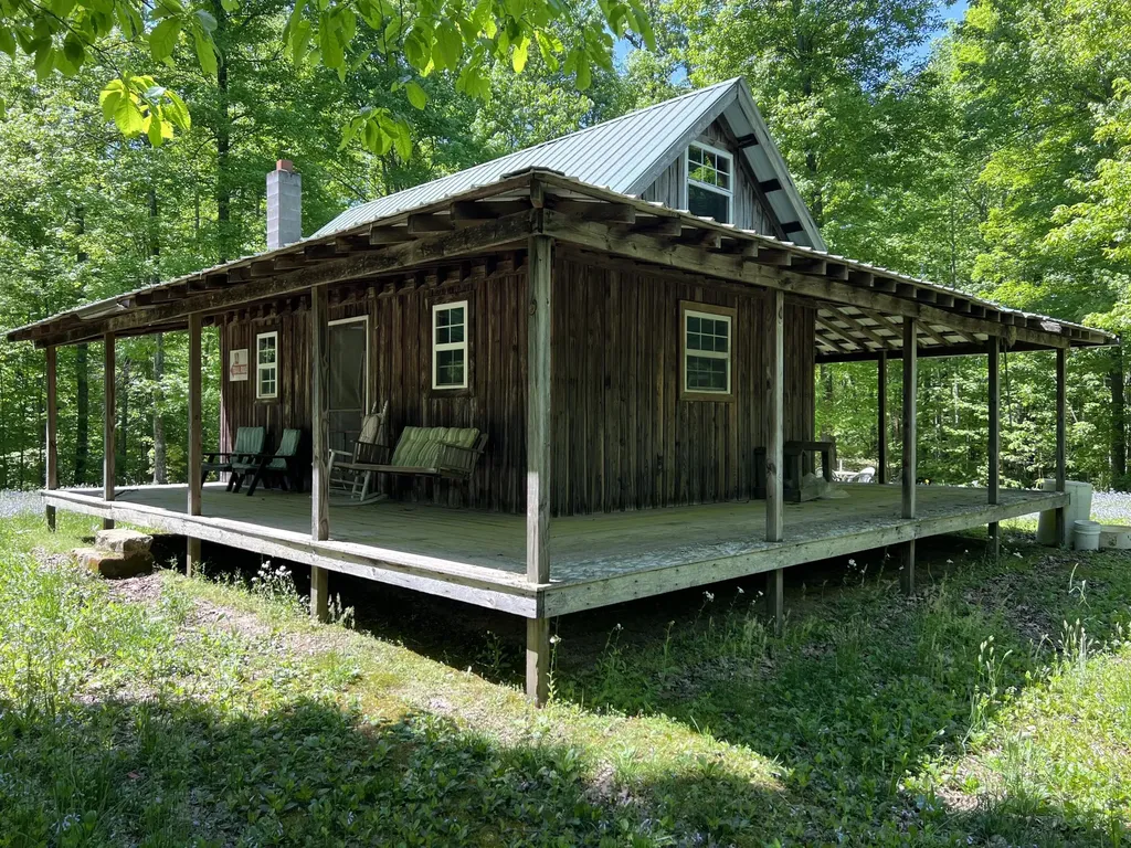 2518 Tark Hill Road Sand Gap KY 40481