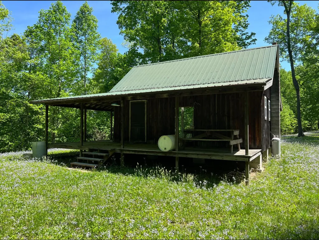 2518 Tark Hill Road Sand Gap KY 40481