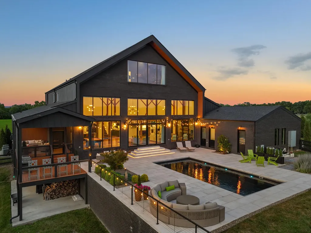 689 Sarah Blake Lane Versailles KY 40383