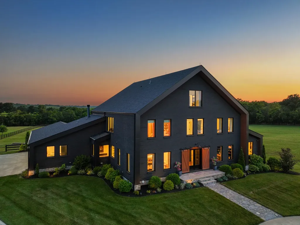689 Sarah Blake Lane Versailles KY 40383
