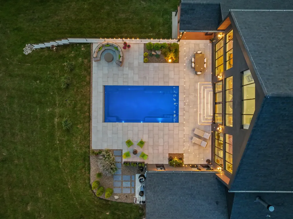 689 Sarah Blake Lane Versailles KY 40383