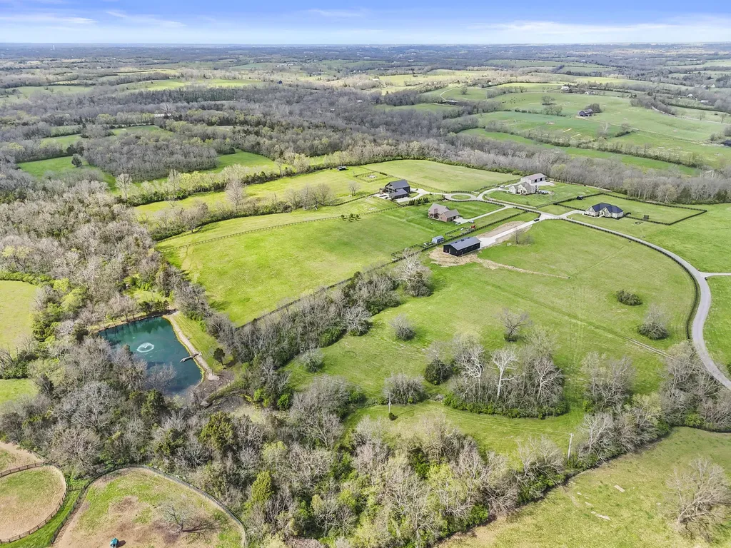689 Sarah Blake Lane Versailles KY 40383