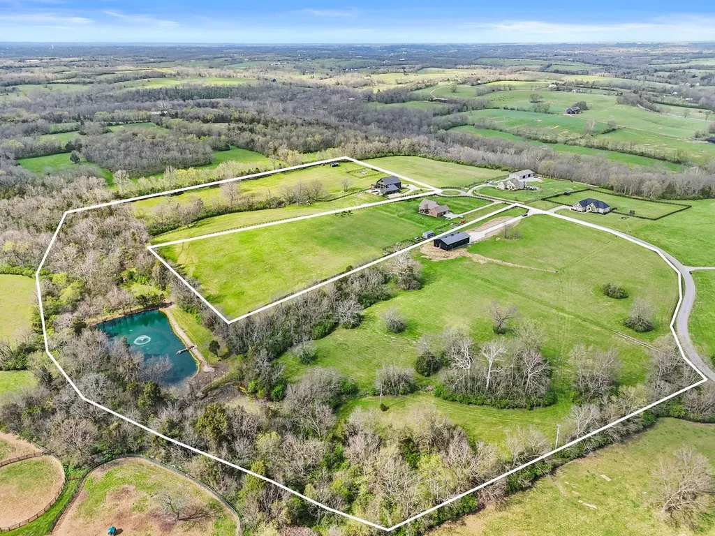 689 Sarah Blake Lane Versailles KY 40383