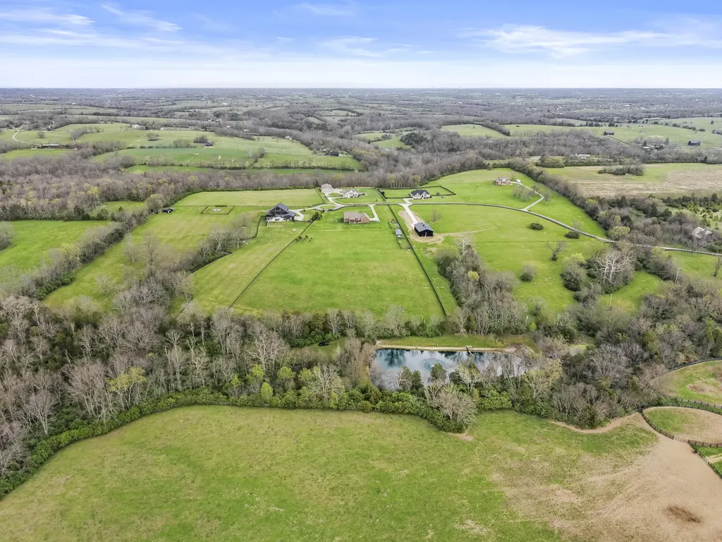 689 Sarah Blake Lane Versailles KY 40383