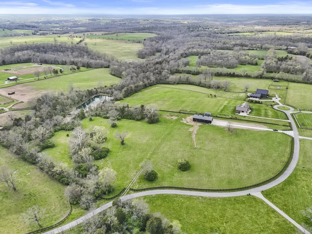689 Sarah Blake Lane Versailles KY 40383