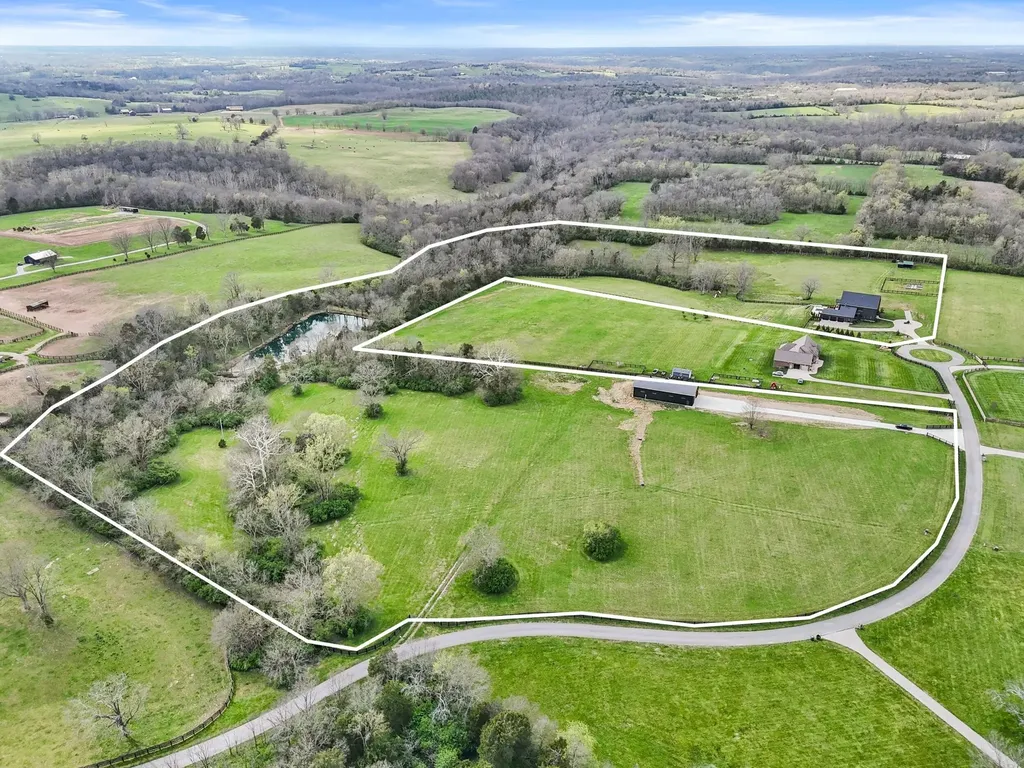 689 Sarah Blake Lane Versailles KY 40383