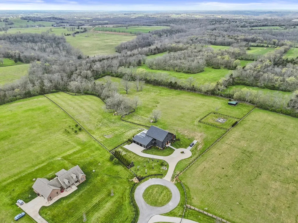 689 Sarah Blake Lane Versailles KY 40383