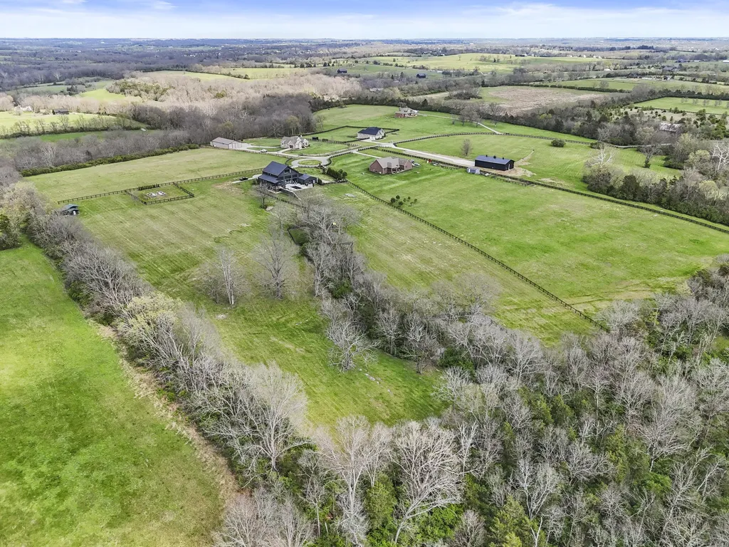 689 Sarah Blake Lane Versailles KY 40383