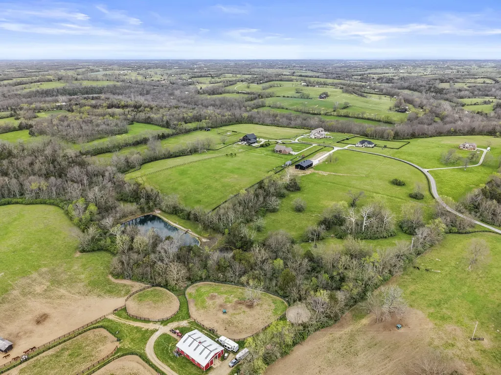 689 Sarah Blake Lane Versailles KY 40383