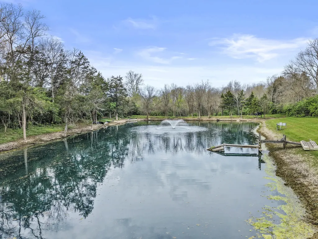 689 Sarah Blake Lane Versailles KY 40383