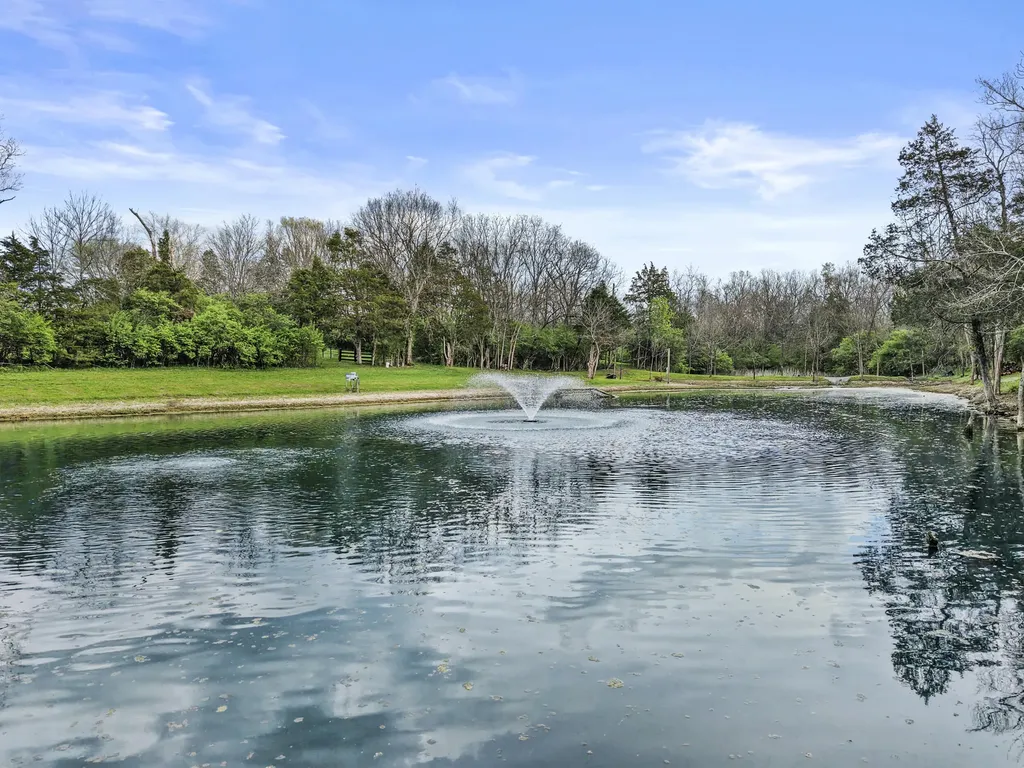 689 Sarah Blake Lane Versailles KY 40383