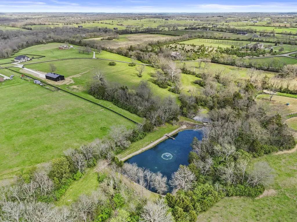 689 Sarah Blake Lane Versailles KY 40383