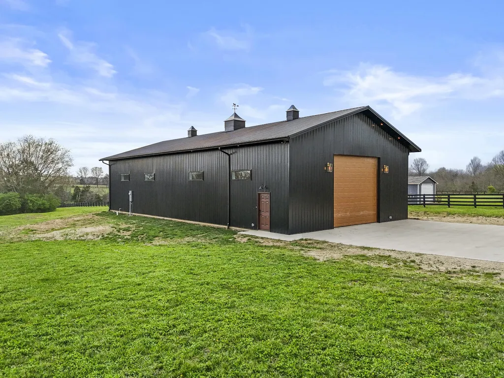 689 Sarah Blake Lane Versailles KY 40383
