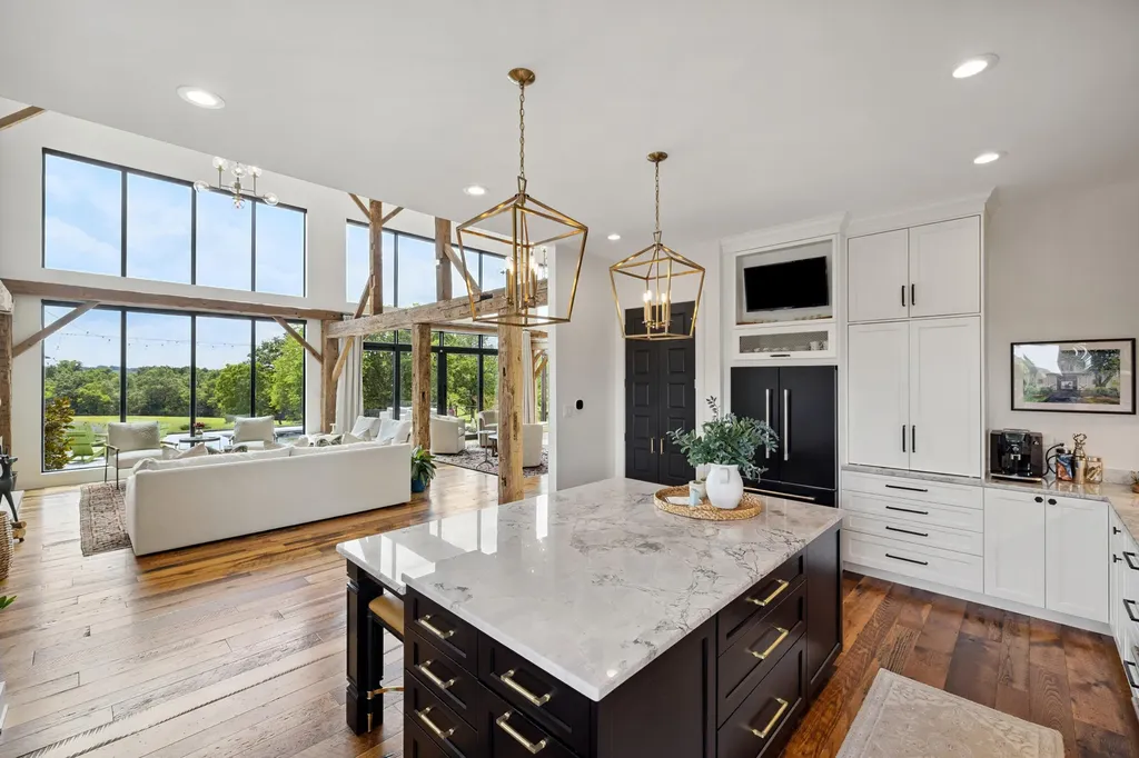 689 Sarah Blake Lane Versailles KY 40383