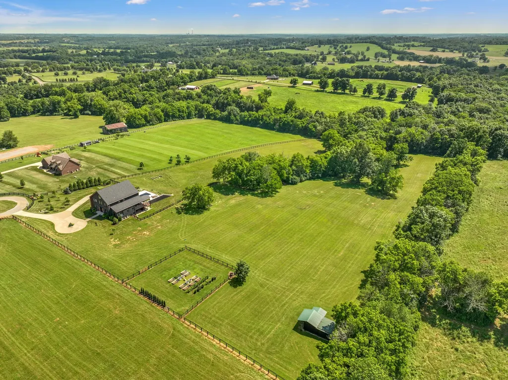 689 Sarah Blake Lane Versailles KY 40383