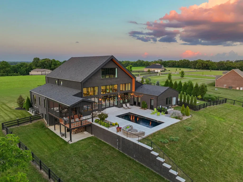 689 Sarah Blake Lane Versailles KY 40383