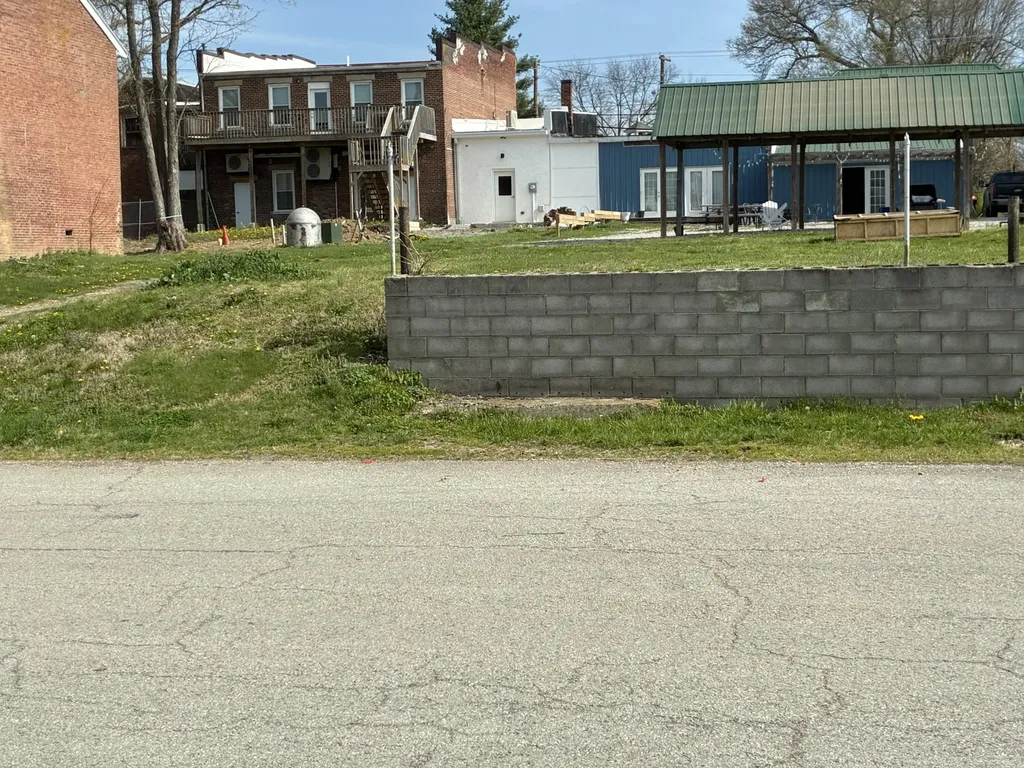 115 E 5th Street Millersburg KY 40348