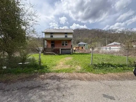 53 Wayland Bottom Wayland KY 41666