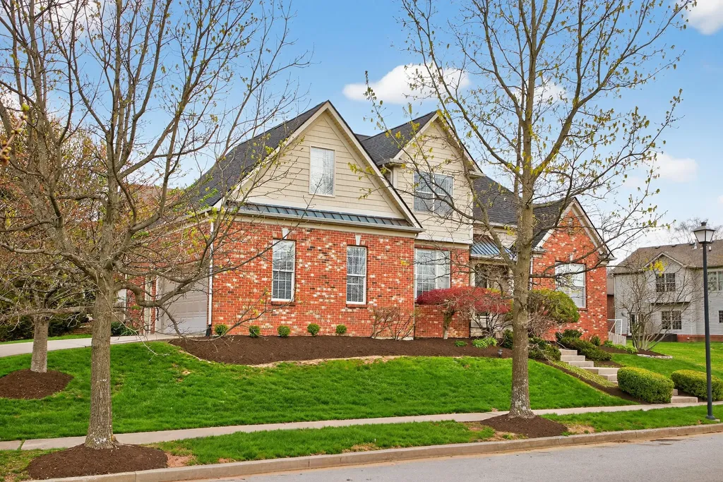 2768 Red Leaf Drive Lexington KY 40509