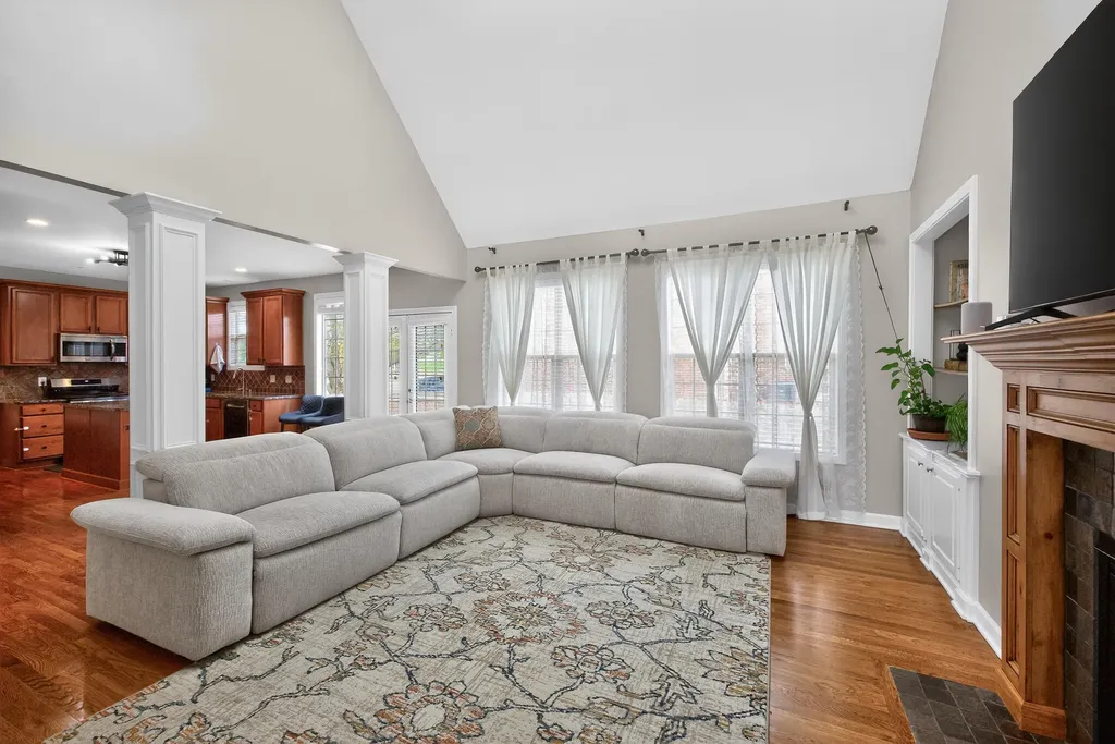 2768 Red Leaf Drive Lexington KY 40509
