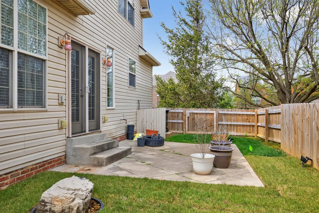 2768 Red Leaf Drive Lexington KY 40509