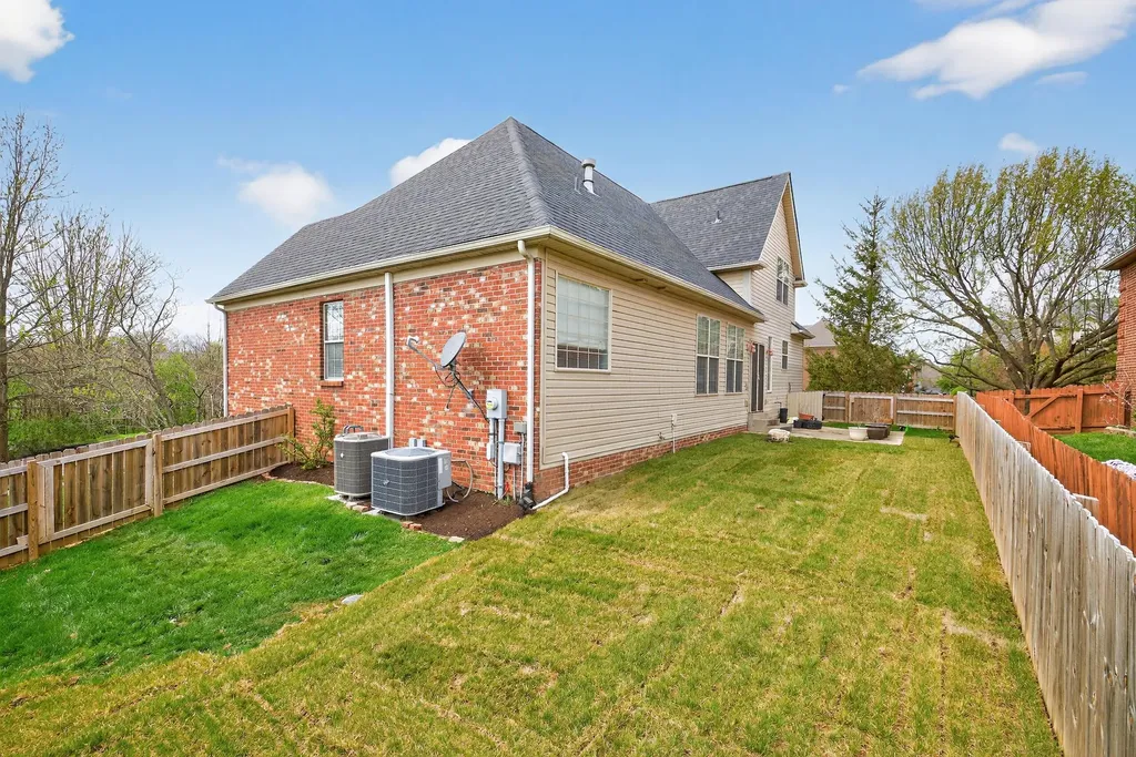 2768 Red Leaf Drive Lexington KY 40509
