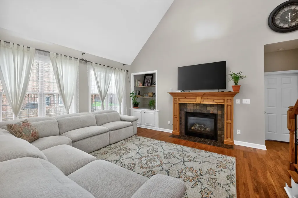 2768 Red Leaf Drive Lexington KY 40509