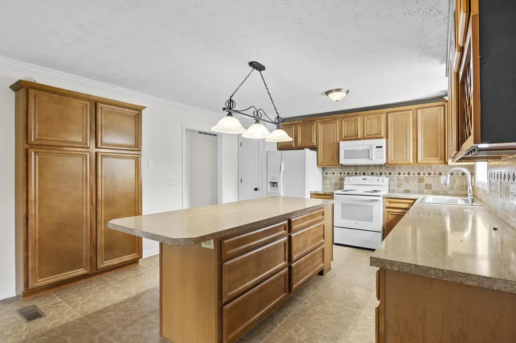 1436 Mount Rainier Drive Lexington KY 40517