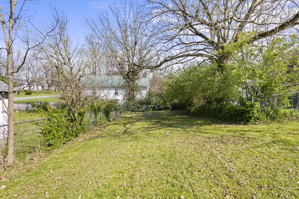37 Ashland Avenue Winchester KY 40391