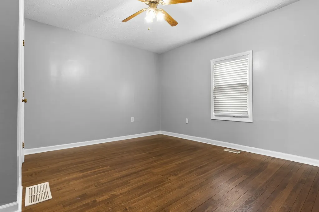 37 Ashland Avenue Winchester KY 40391